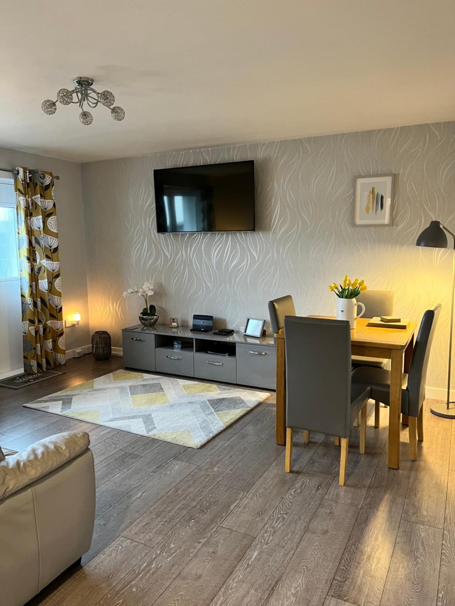 Modern 2 Bed Apartment โอบาน ภายนอก รูปภาพ